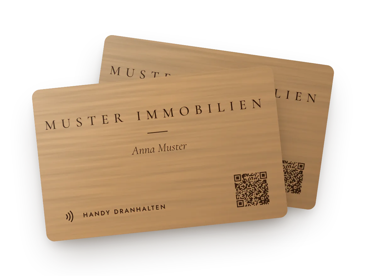 Zwei Holz-Visitenkarten mit Gravur, NFC-Hinweis und QR-Code